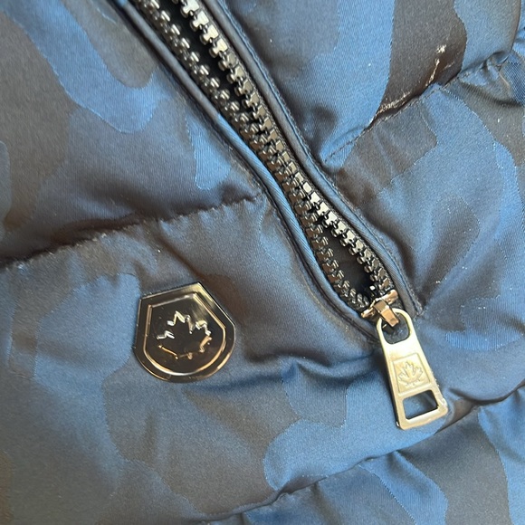 Jared Lang Vest - Picture 2 of 4